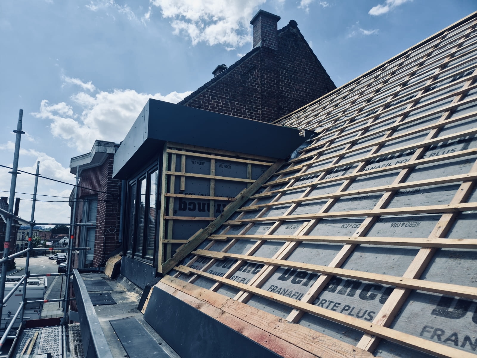 Réalisation toiture 11 — chantier par un artisan certifié en Belgique